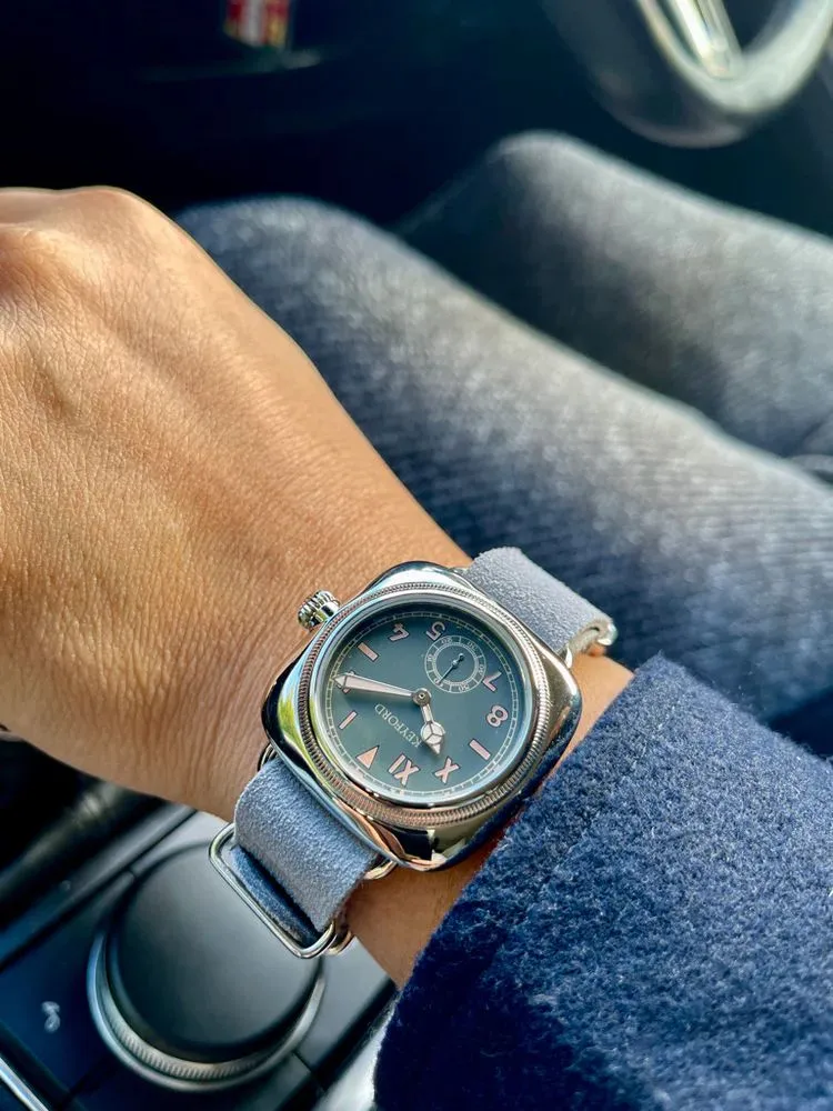 Cushion watch California dial smoky grey