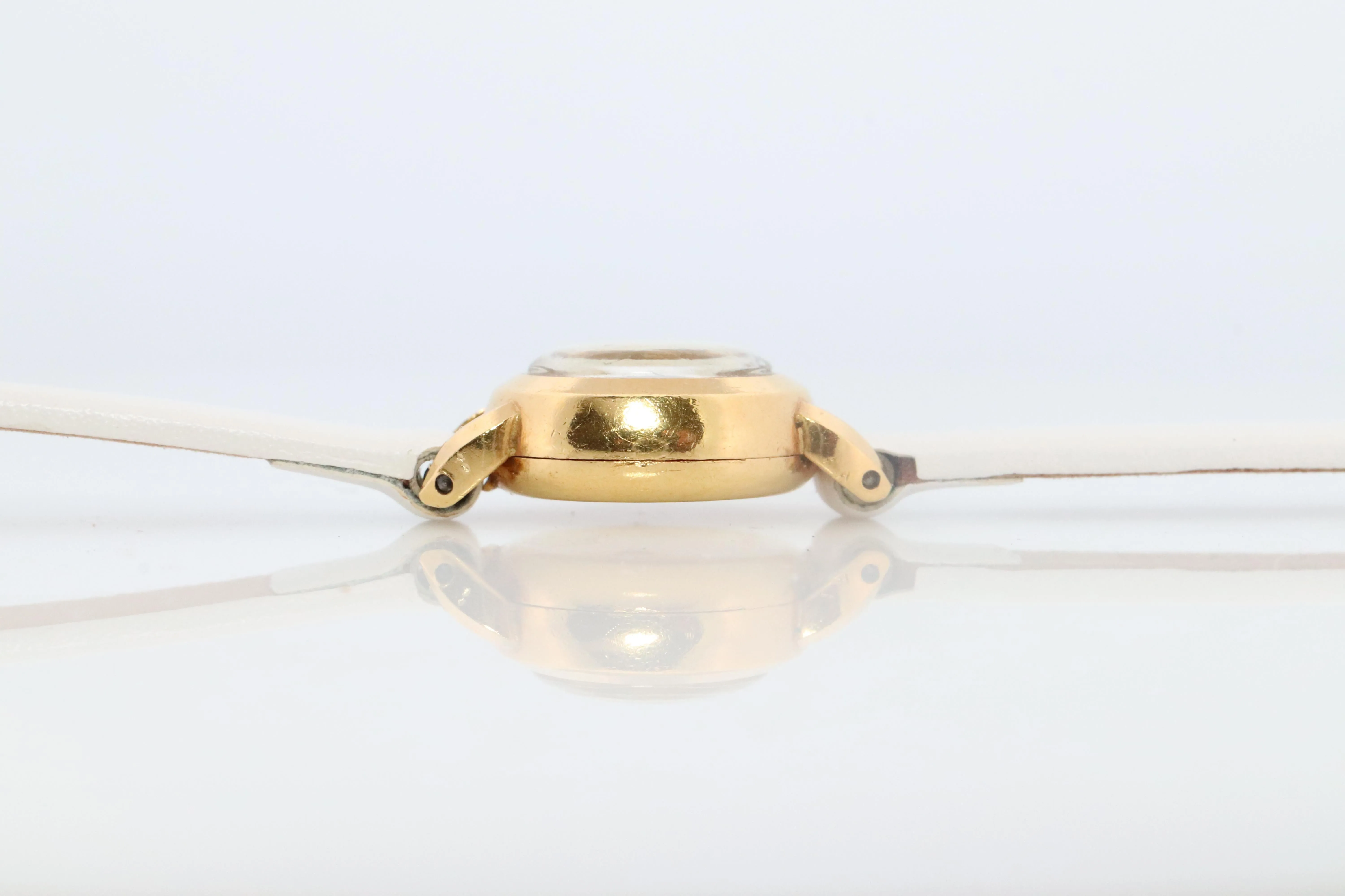 Genuine 18k Rolex Precision Watch. 18k YG Ladies 9127 Dainty 1940s Ladies Rolex