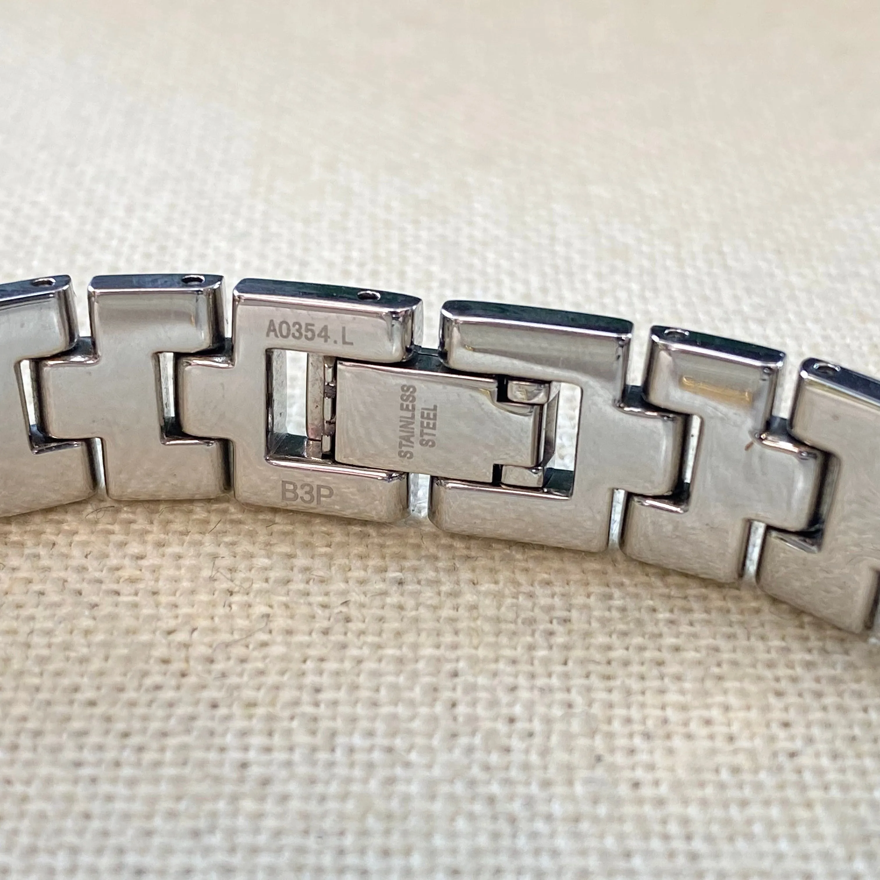 Ladies MOVADO Amorosa Watch Two-Tone Bangle Bracelet Wristwatch Ref. 81 E4 1842 - Double Box & Papers!