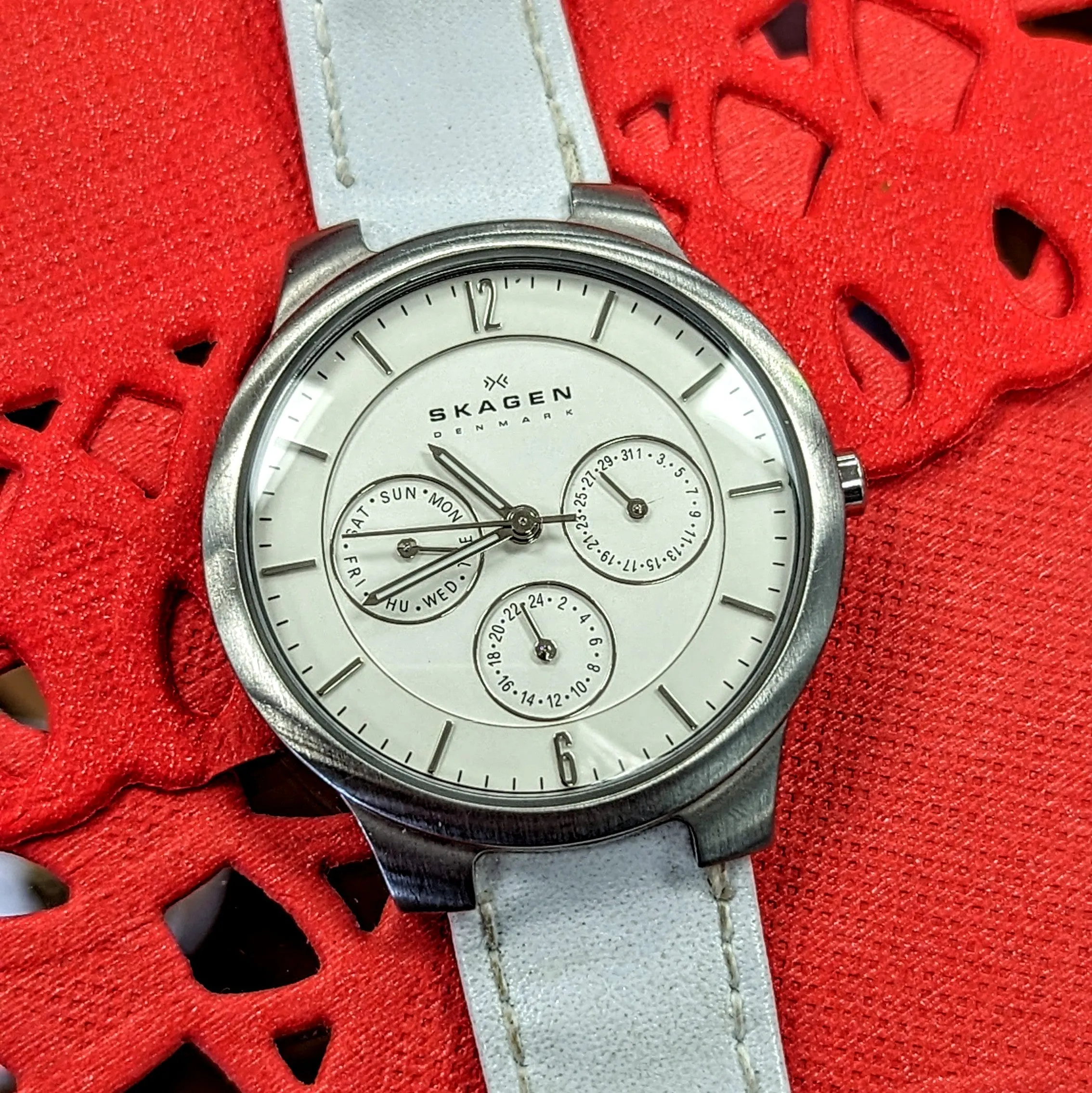 SKAGEN Denmark Slim Wristwatch Ref. 331LSL1 Date/Day Indicator 36mm Wristwatch- ALL S.S.